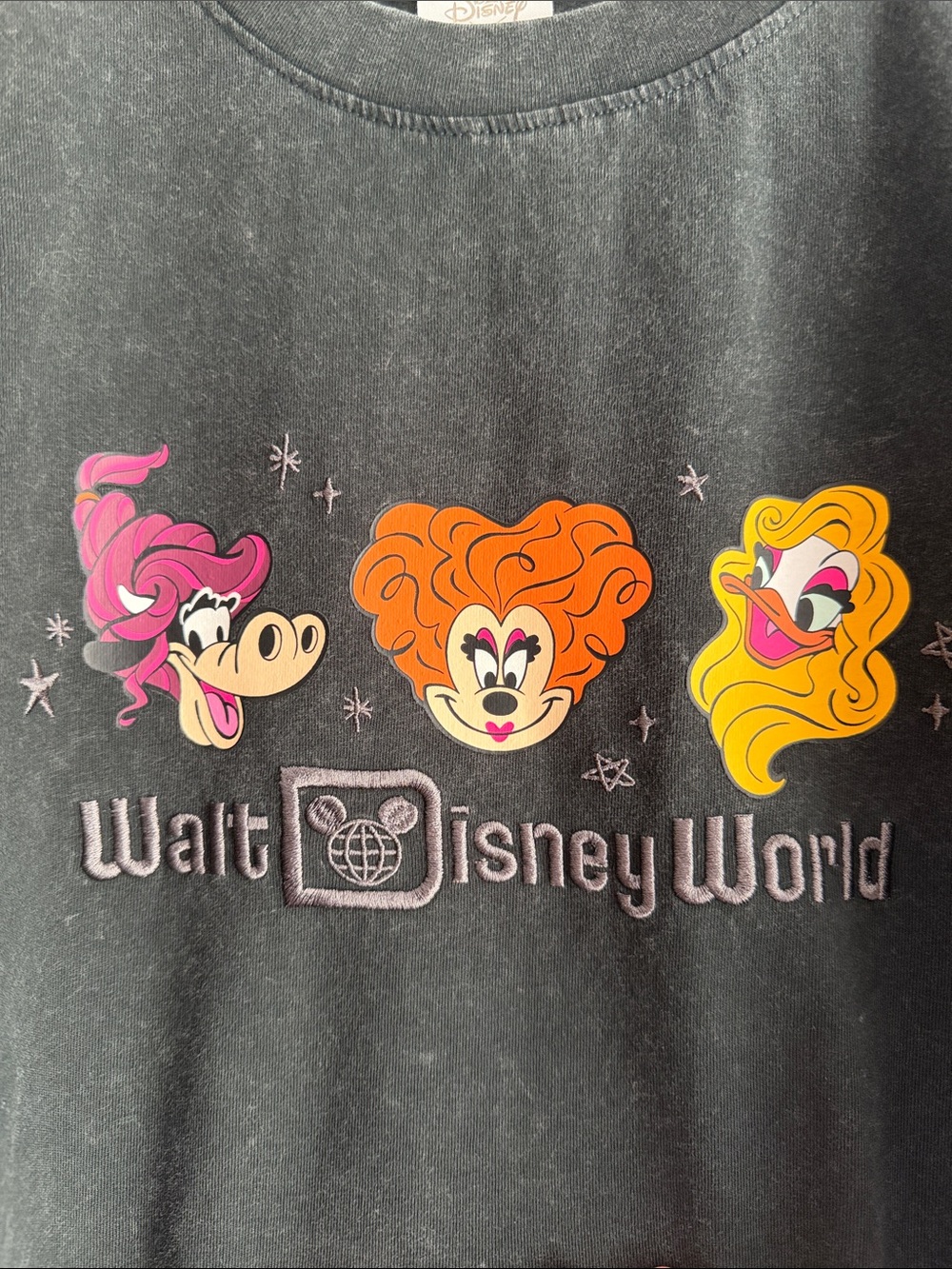 NWT WALT DISNEY WORLD SANDERSON SISTER HOCUS POCUS GRAPHIC HALLOWEEN T-SHIRT - Picture 7 of 7